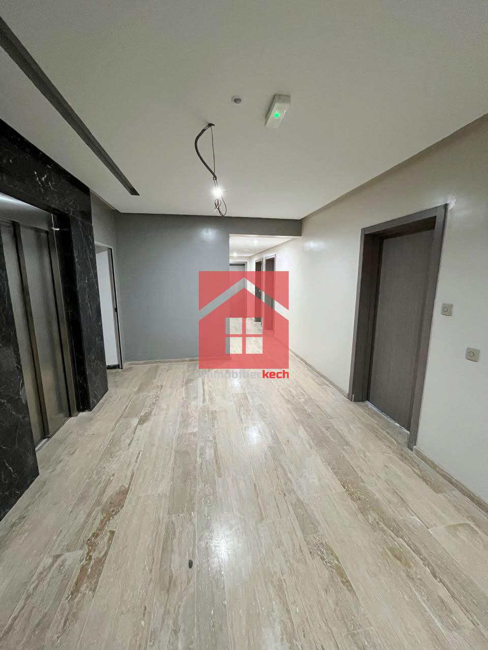 مكتب للكراء في جليز – شارع عبد الكريم الخطابي، مراكش