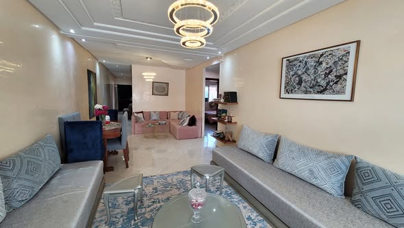 شقة للبيع بفراشها وسط المدينة القنيطرة  الطابق الأول تطل على الشارع مباشرة مساحة 109 متر 