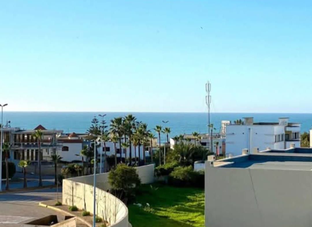 شقة لبيع في بركون أنفا قرب كورنيش طابق اول