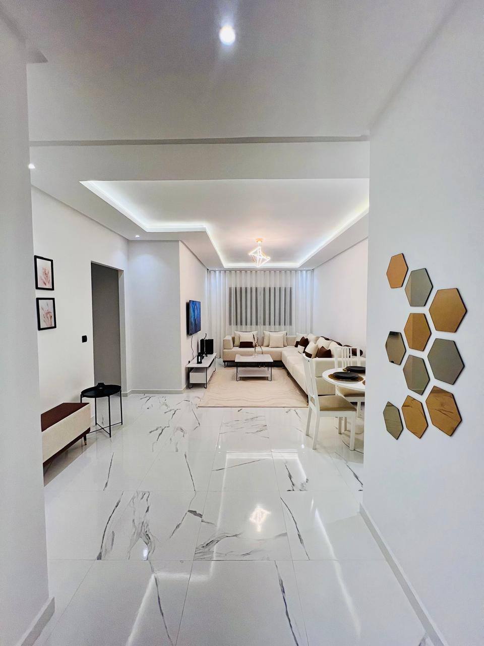 للبيع شقة مساحة 97 متر الطابق الثاني