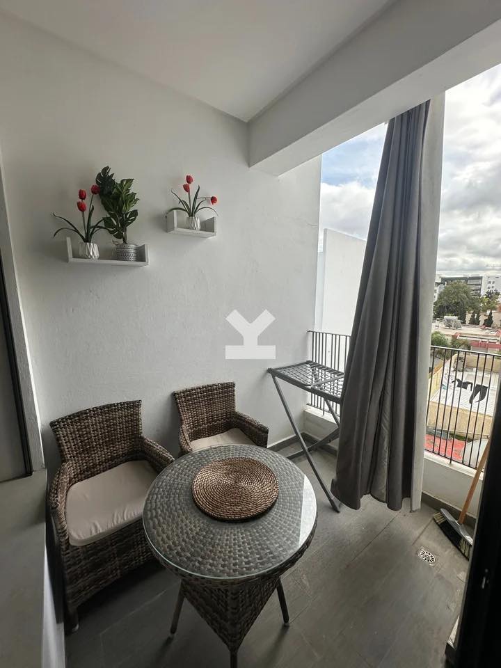 À VENDRE – Joli Studio Meublé   Quartier Oasis