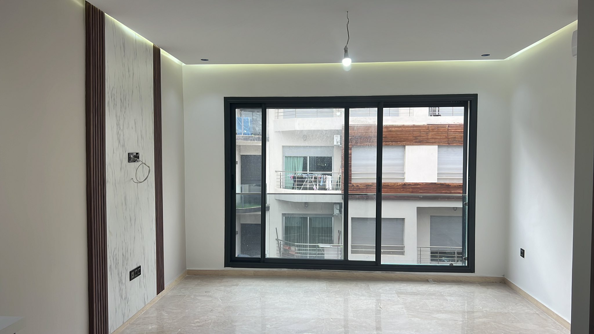 Je mets en location mon magnifique studio neuf jamais loué aux quartiers des hôpitaux Maarif extension,