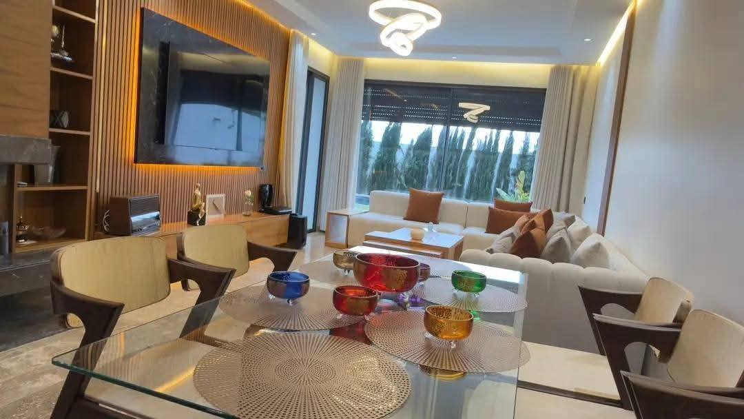 269M² DE BONHEUR DONT 113M² DE JARDIN PRIVÉ ET PISCINE