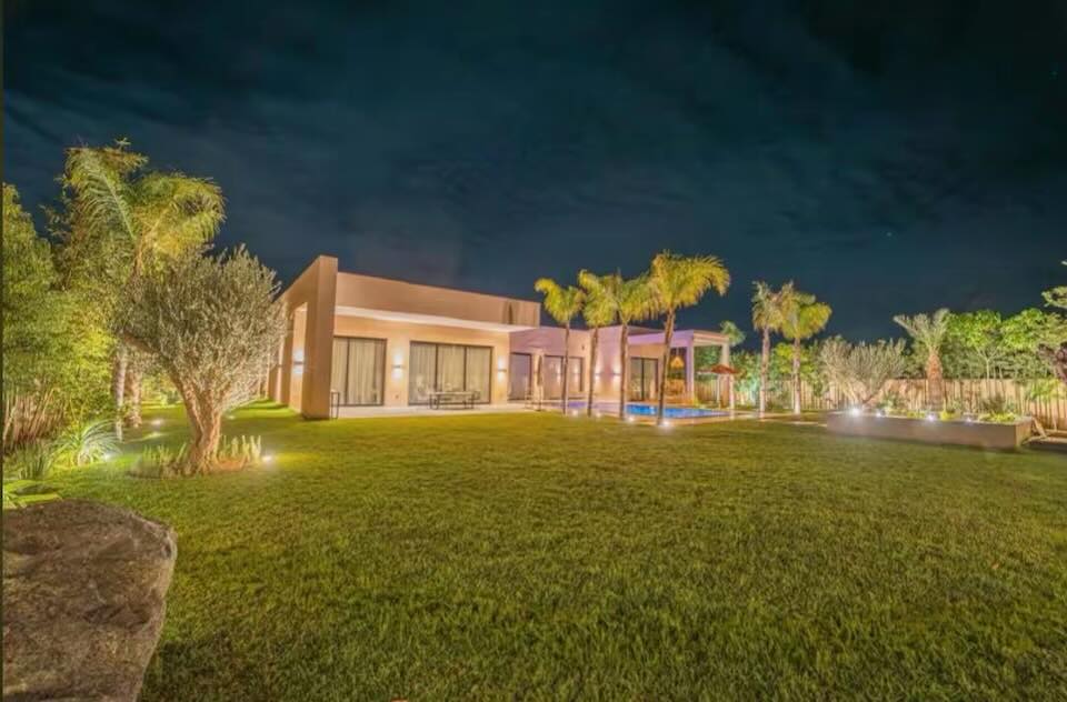 Villa neuve meublée à vendre – Route de l’Ourika, Marrakech