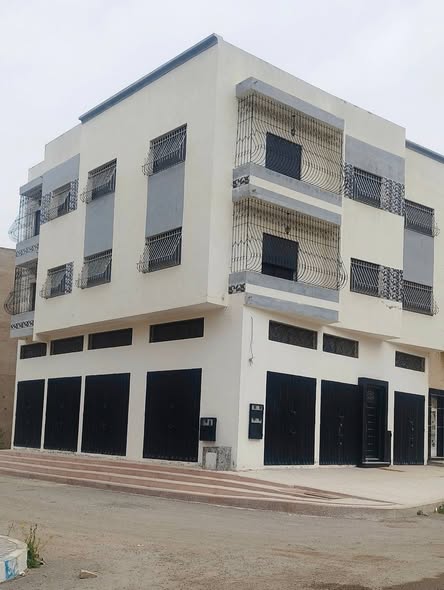 عمارة للبيع 163 متر  متكونة من طابقين للاستفسار 