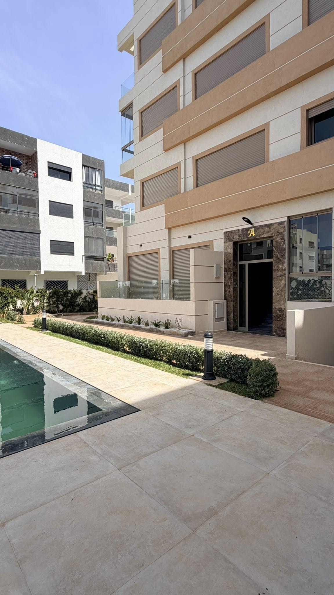 Appartement vide neuf à louer pour longue durée à mansouria lotissement souinia dans une nouvelle résidence 