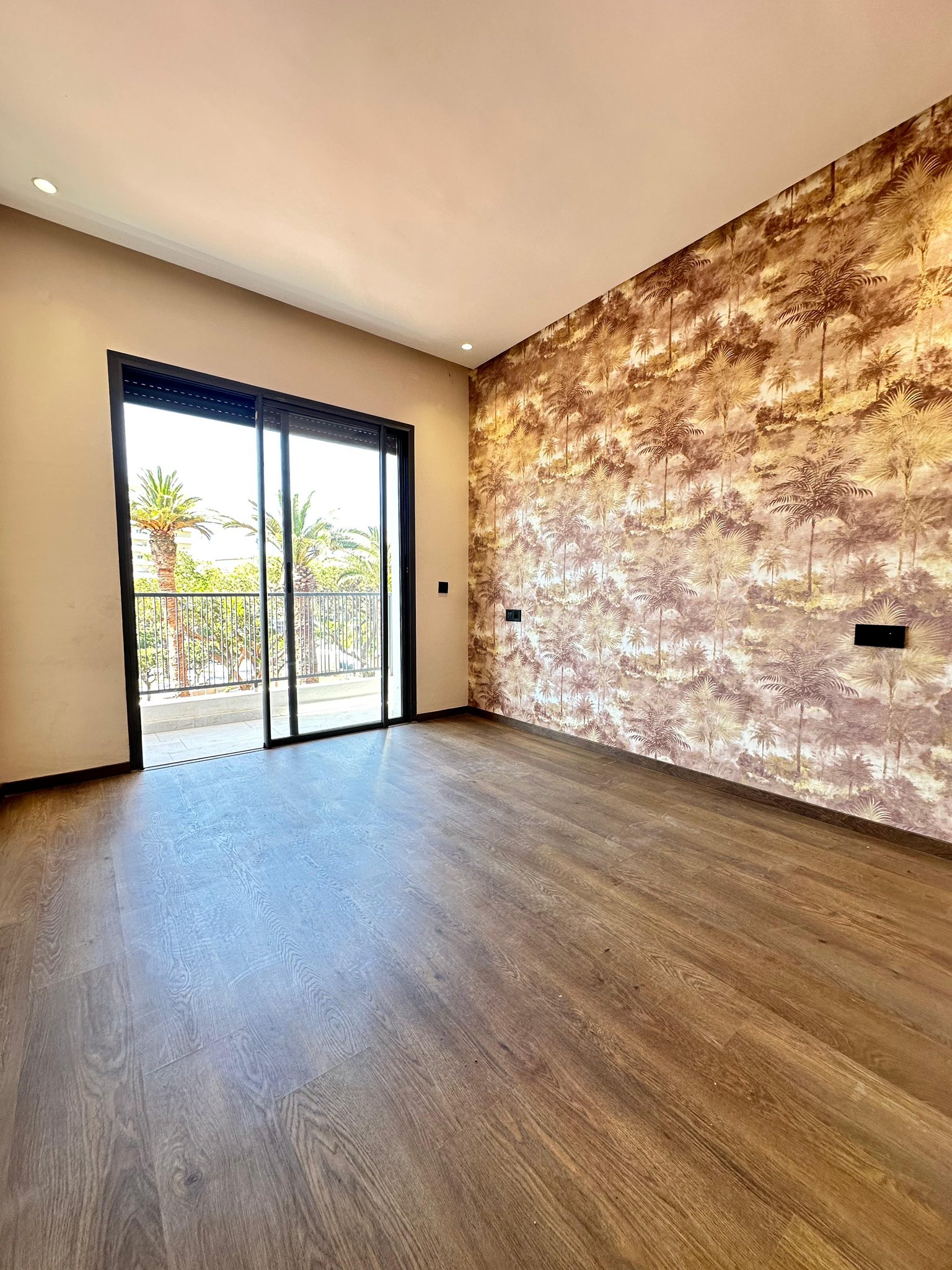 Location studio vide – Quartier Palmier 